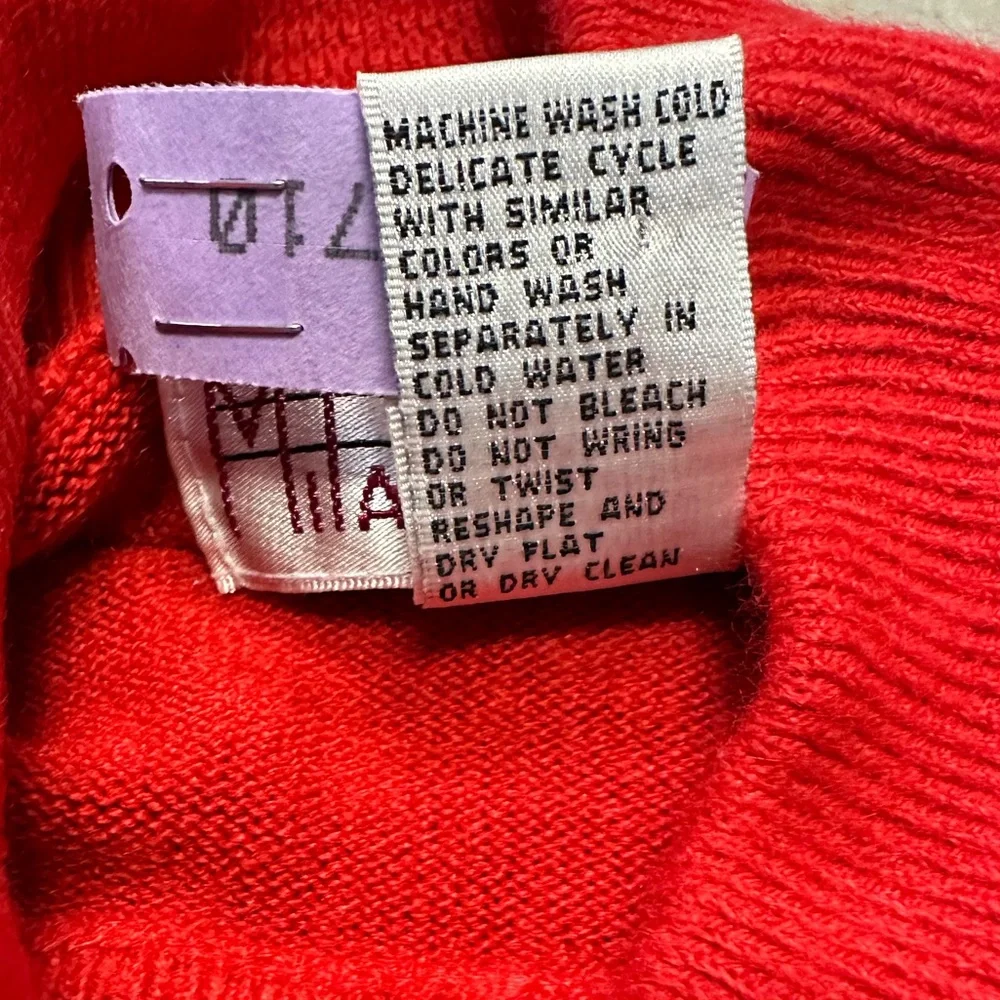 Milano Ladies Red Long Sleeve Turtleneck Sweater Size Large EUC Vintage